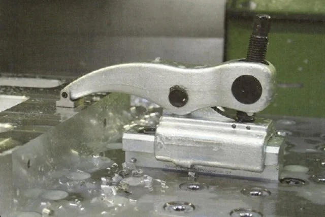 Maxiloc Tooling | Power Clamp in action